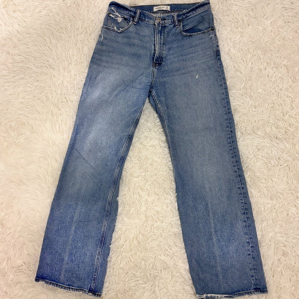 Abercrombie & Fitch High Rise Relaxed Jeans 28 Light Wash Raw Hem